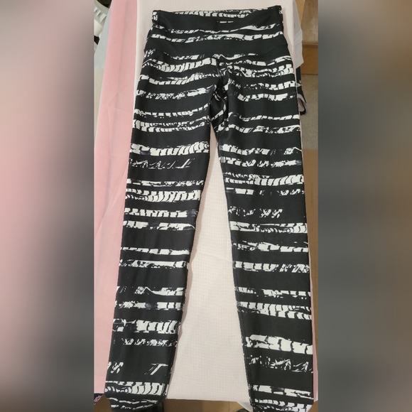 Old navy petite leggings - Picture 1 of 3